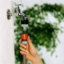 Prise D'eau Voleuse Pour Nez De Robinet - Gardena - Coloris Gris -Magasin D'Outils De Jardinage arrosage gardena 1