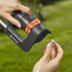 Arroseur Oscillant Rampe Métal 16 Buses Aqua S Gardena Surface Max 220m2 -Magasin D'Outils De Jardinage arroseur oscillant avec rampe metal 16buses aqua s gardena surface arrosage max 220m2 3