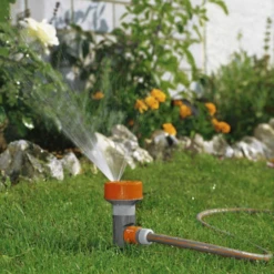 Arroseur Pic Twist Classic Gardena 4 Surfaces Arrosage Raccord Inclus -Magasin D'Outils De Jardinage arroseur sur pic twist classic gardena 4surfaces arrosage au choix avec raccord tuyau inclus 2