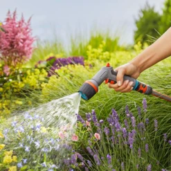 Pistolet Arrosage Multi-jets Comfort EcoPulse Gardena 4 Jets Réglables -Magasin D'Outils De Jardinage pistolet darrosage multi jets comfort ecopulse gardena 4jets reglables fonction nettoyage 4