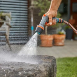 Pistolet Arrosage Multi-jets Comfort EcoPulse Gardena 4 Jets Réglables -Magasin D'Outils De Jardinage pistolet darrosage multi jets comfort ecopulse gardena 4jets reglables fonction nettoyage 5